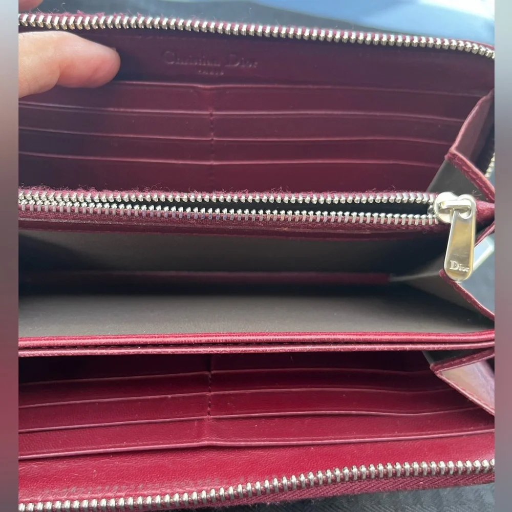 EUC Dior Large Vernis Zip around Wallet. Excellent 👀 EUC